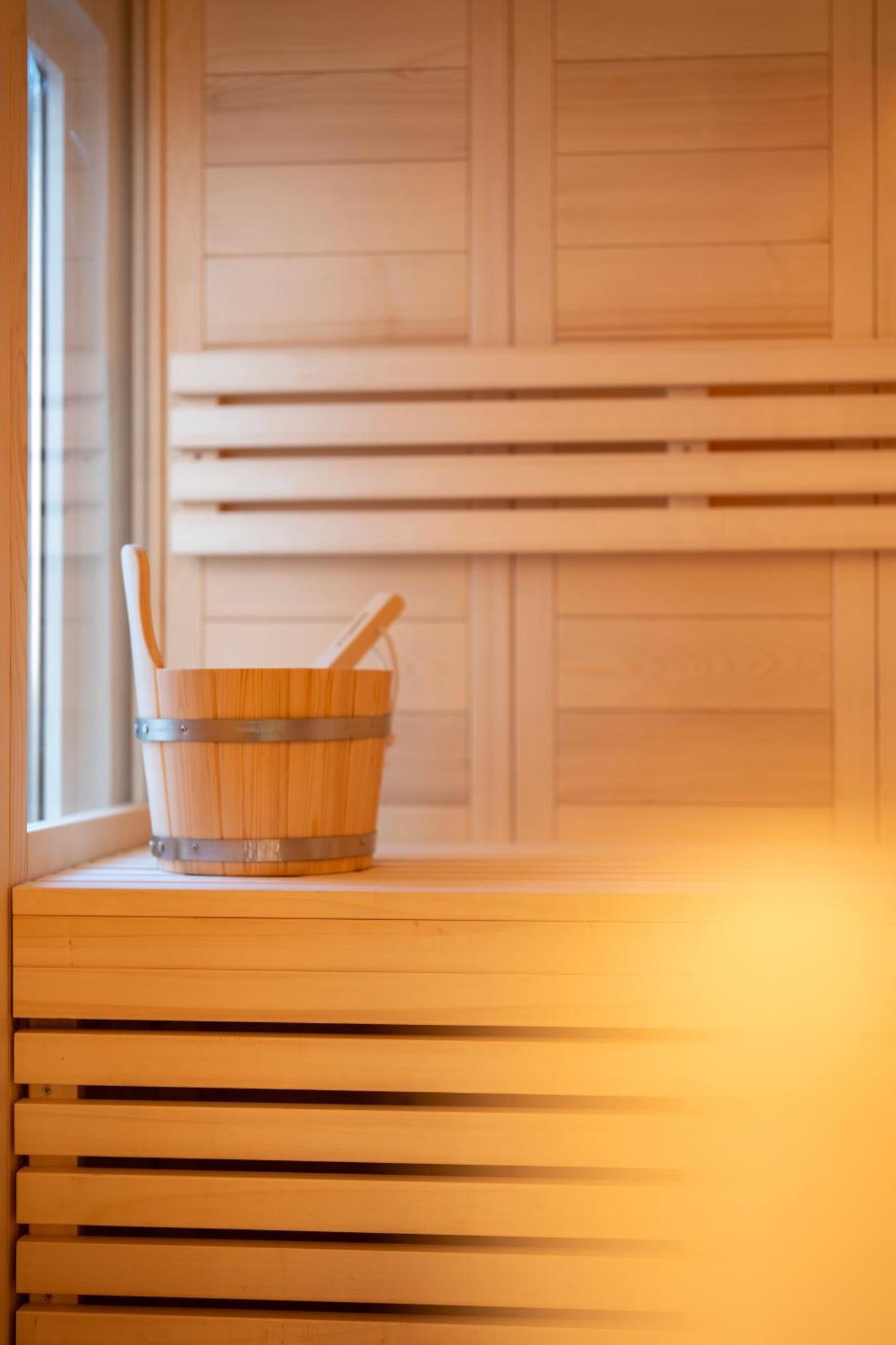 Derouse Eva Suite Jacuzzi & Sauna Athen Exterior foto